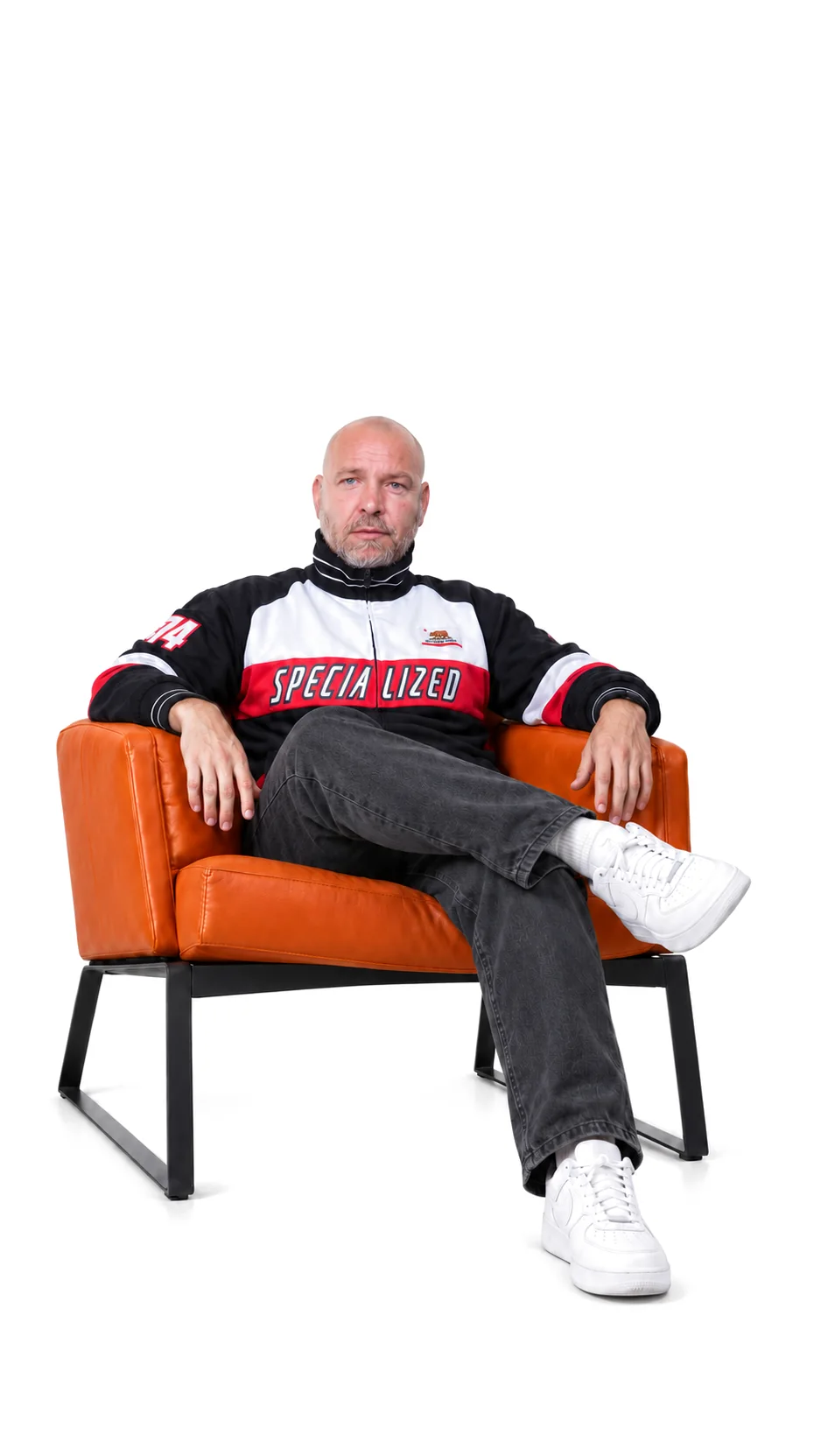 Mike Hillebrand im orangen Sessel